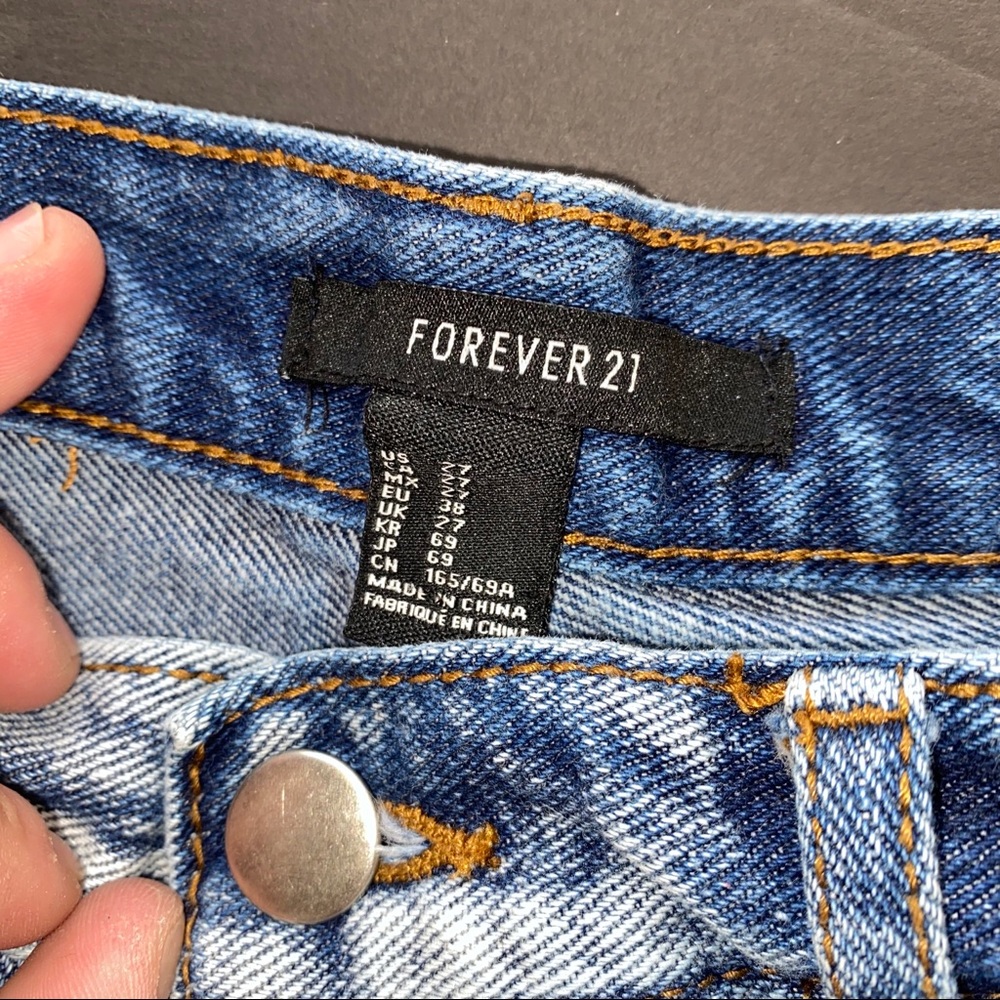 🛑 SOLD Forever 21 studded denim cut-off shorts - Picture 9 of 9